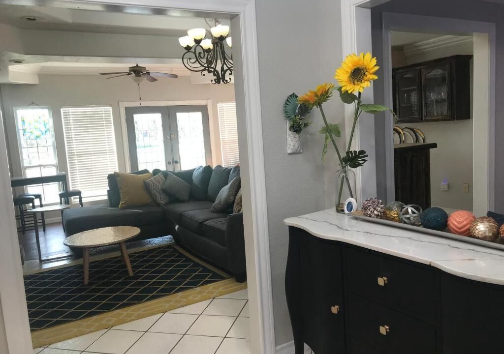 Photo of Livingroom in Brownsville