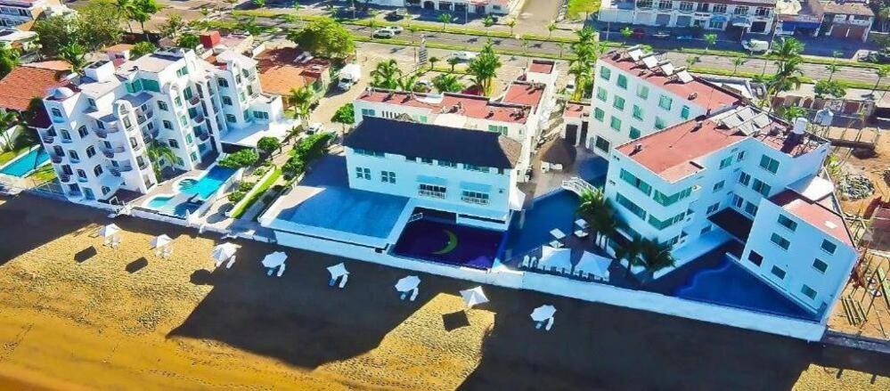 Photo of Buildings in Manzanillo