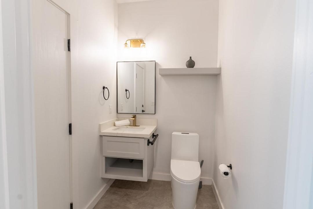 Photo of Bathroom in Pharr