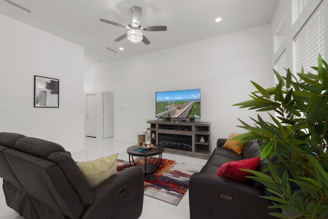 Photo of Livingroom in Edinburg