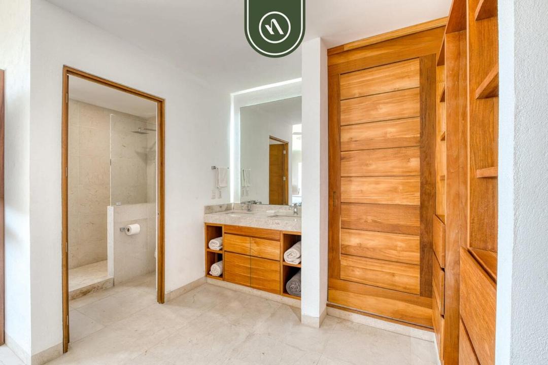 Photo of Bathroom in Puerto Marques