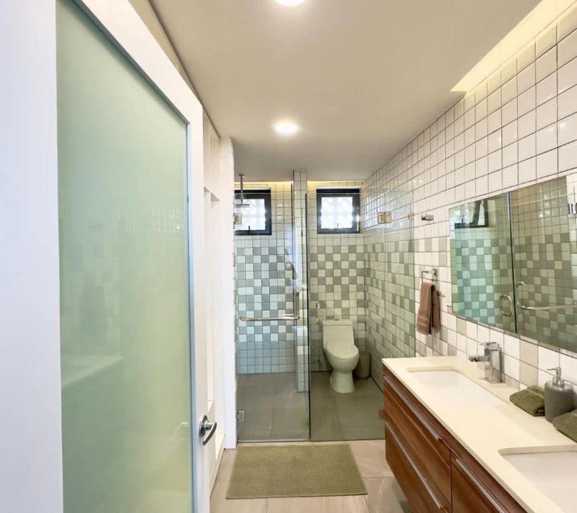 Photo of Bathroom in Avenida Revolucion