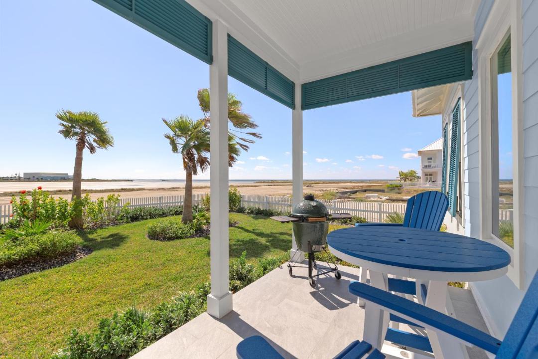 Photo of Patio Balcony in The Shores