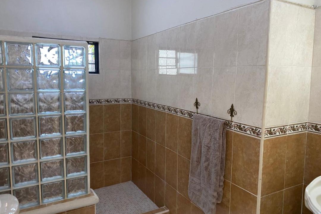 Photo of Bathroom in La Paz Municipality