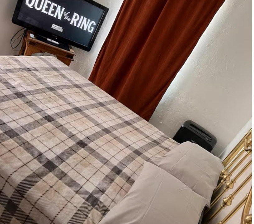 Photo of Bedroom in Garfield