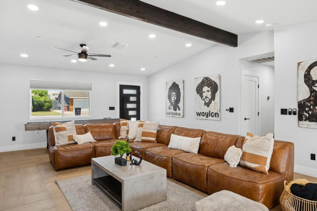 Photo of Livingroom in Papago Parkway