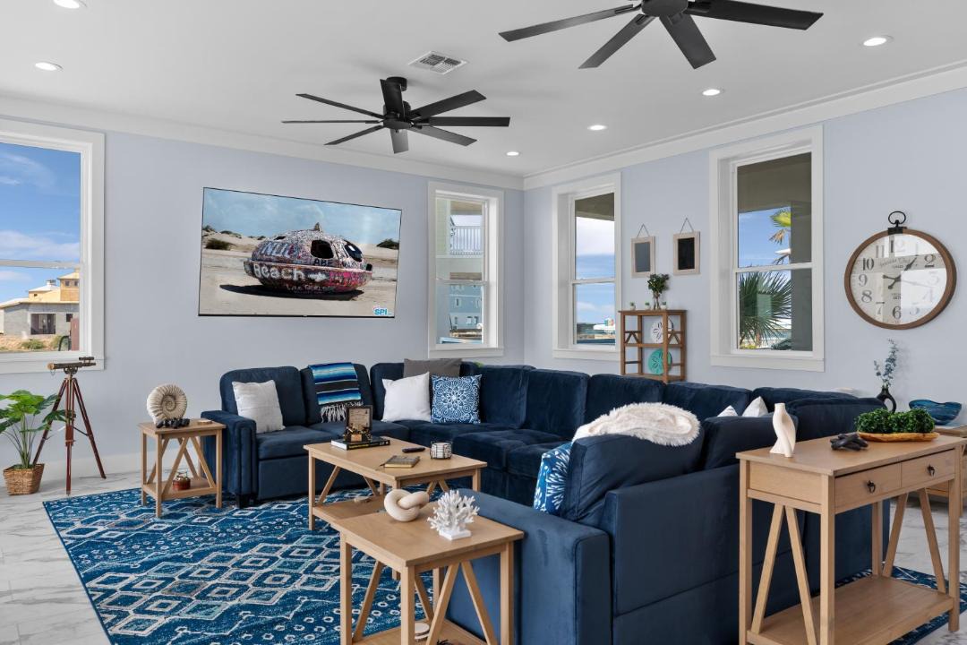 Photo of Livingroom in The Shores