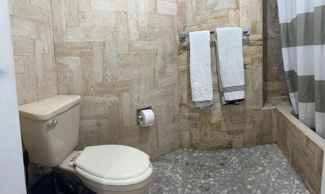 Photo of Bathroom in Costera Acapulco