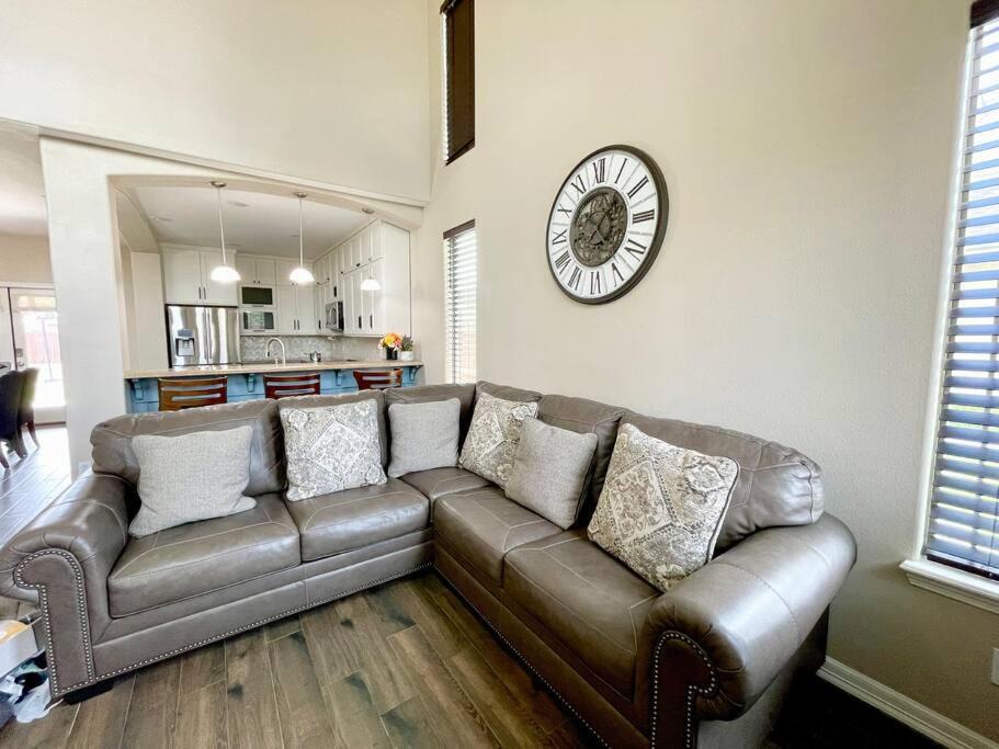 Photo of Livingroom in Pharr