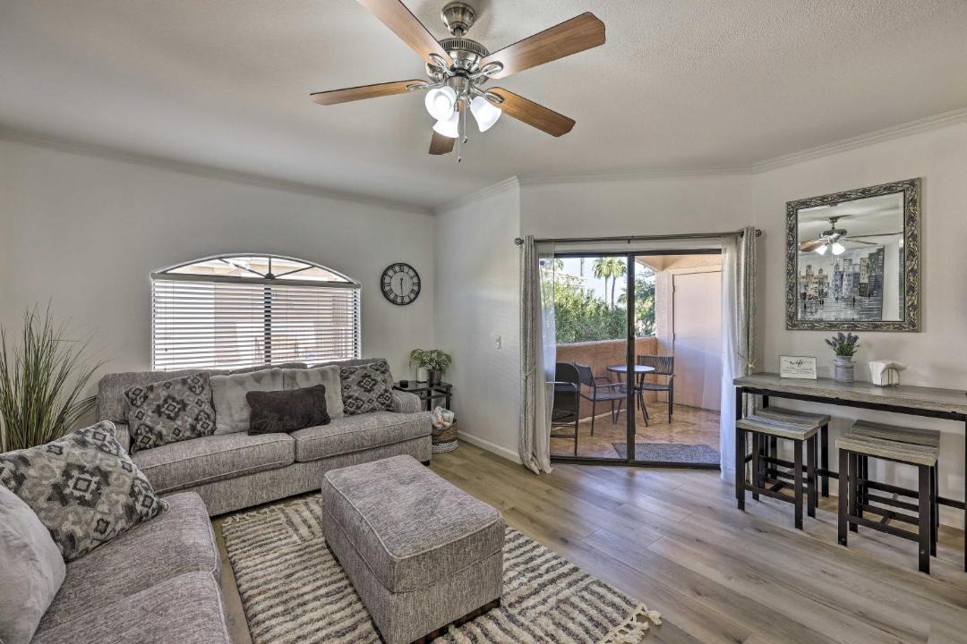 Photo of Livingroom in Maryvale Village