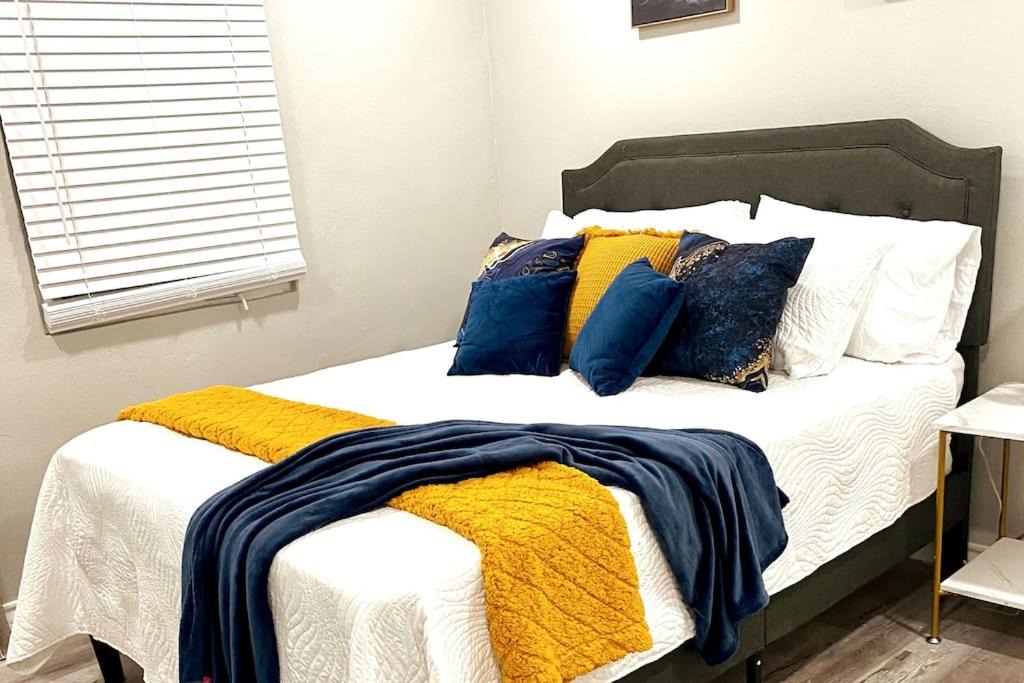 Photo of Bedroom in Weslaco