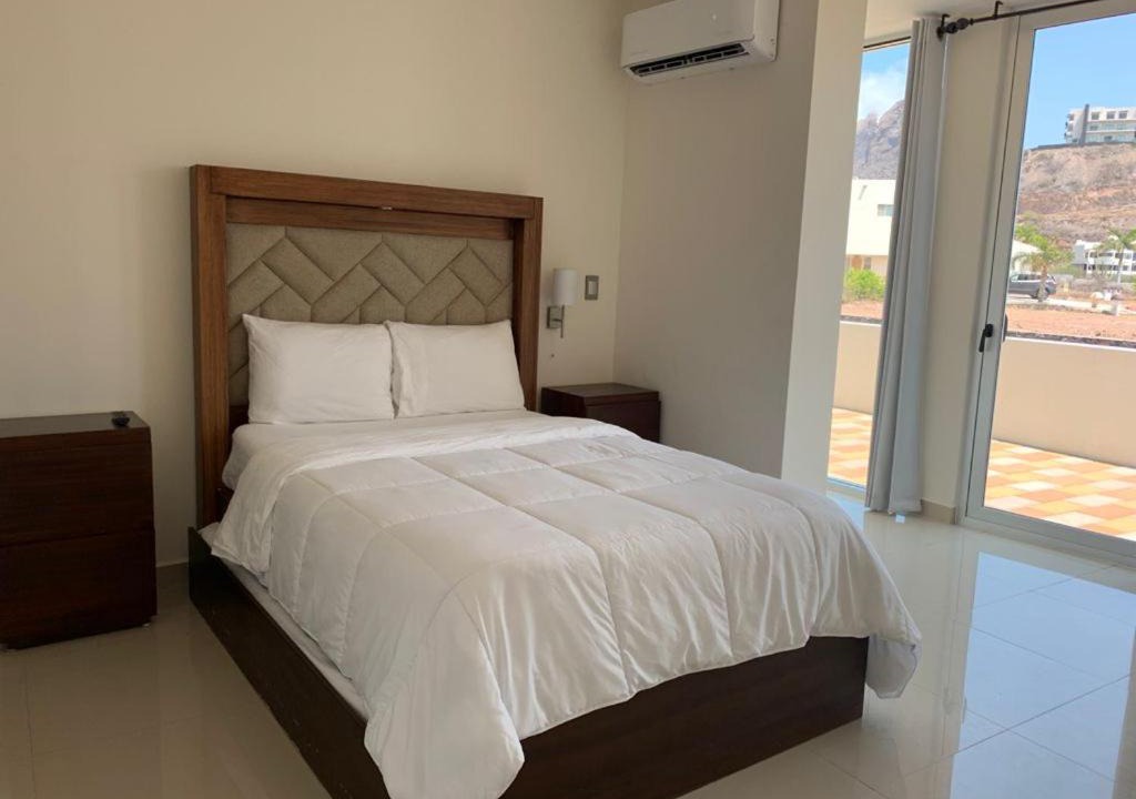 Photo of Bedroom in Villas California
