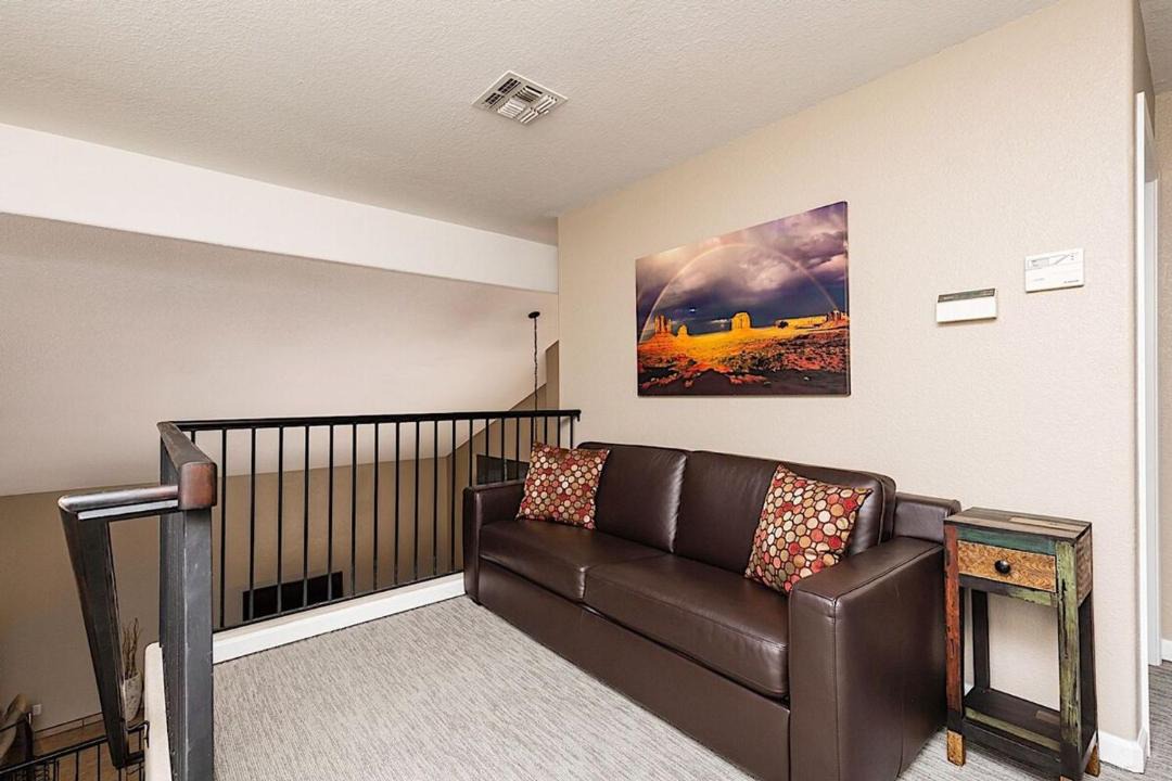 Photo of Livingroom in Glendale