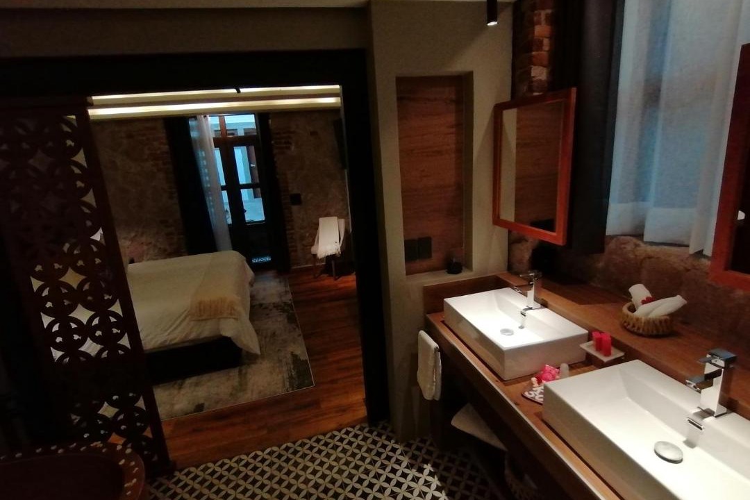Photo of Bathroom in Historic Centre