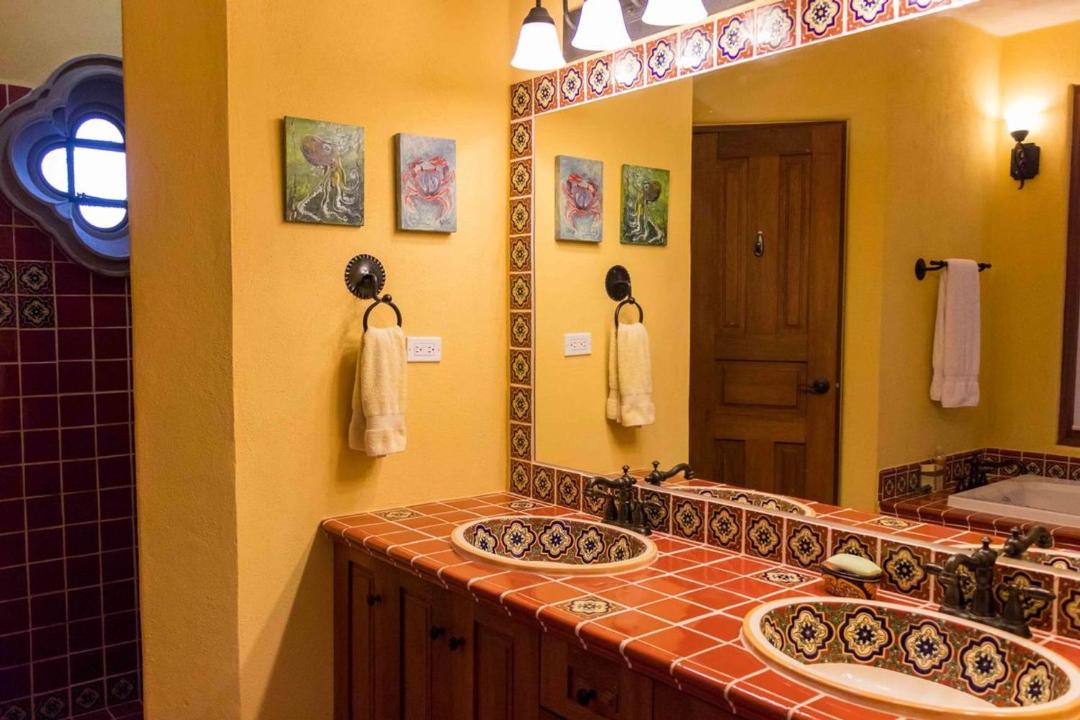 Photo of Bathroom in Nopolo