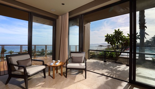 Suite, 1 King Bed with Sofa bed, Balcony (Oceanfront)
