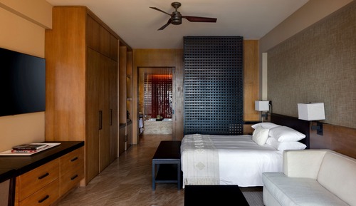 Suite, 1 King Bed with Sofa bed, Balcony (Oceanfront)