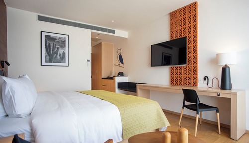 Standard Room, 1 King Bed (Mid Floor)