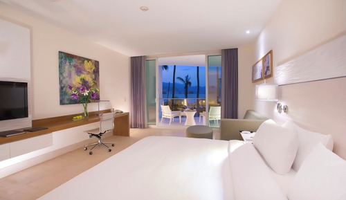 Jr. Suite Balcony King