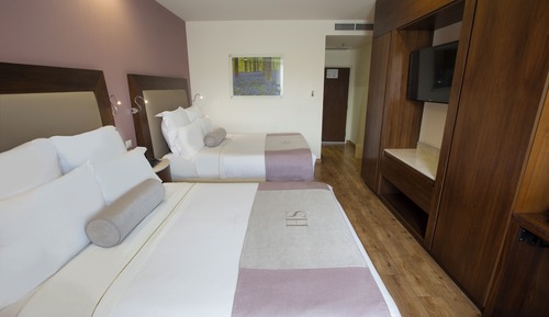 Standard Double Room, 2 Queen Beds