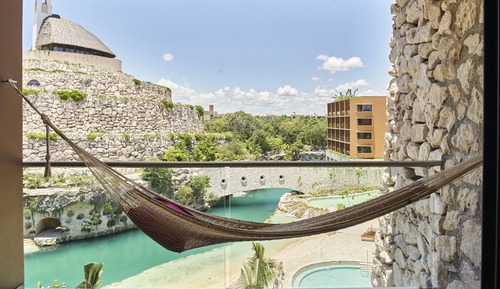 Suite (River)