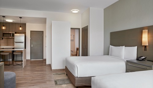 Studio, 2 Queen Beds, Garden View (Balcony)