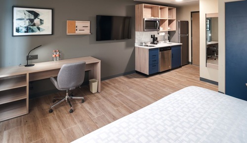 Studio Suite, 1 Queen Bed