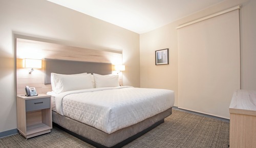 Suite, 1 Bedroom (Mall View)