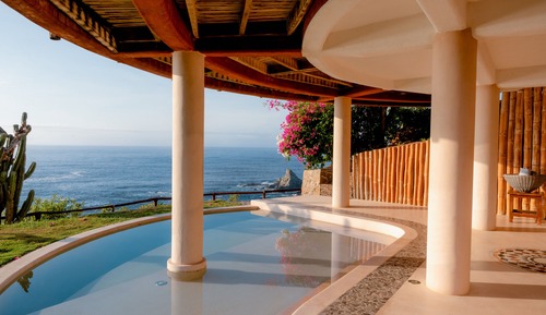 Honeymoon Suite