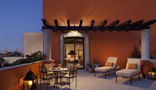 Rooftop Colonial Suite