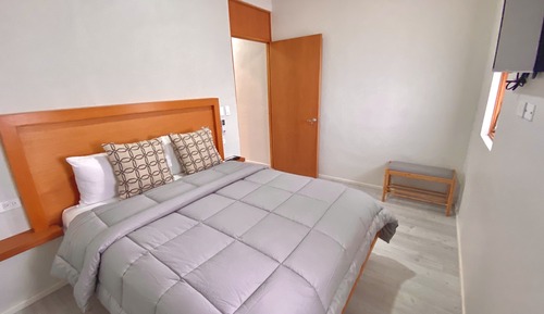 Master Bedroom, 1 Queen Bed