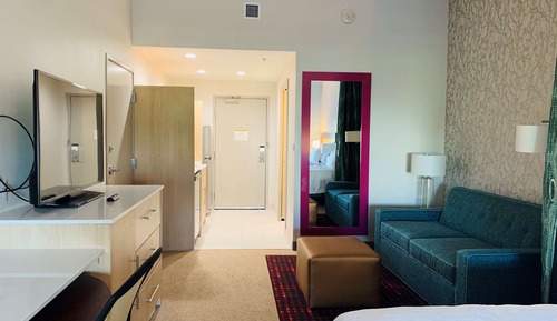 Studio Suite, 1 King Bed with Sofa bed, Non Smoking