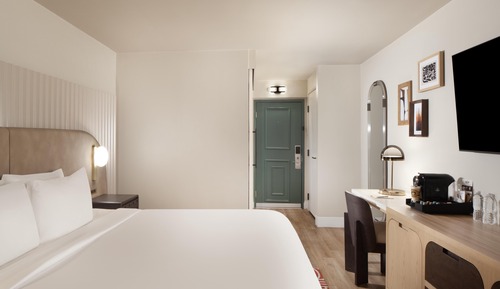 Room, 1 King Bed, Patio, Pool View