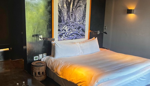 Room (Urban Bath Suite)