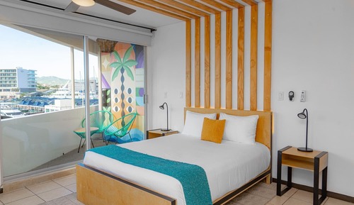 Standard Double Room, 1 Queen Bed, Balcony, Marina View