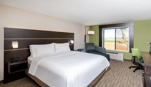 Standard Room, 1 King Bed