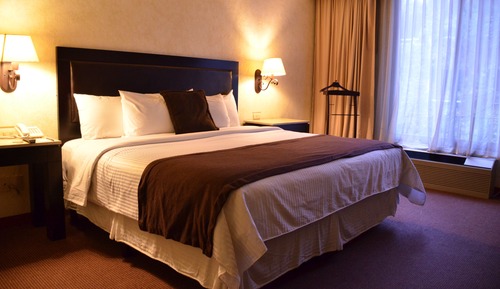 Standard Room, 1 King Bed