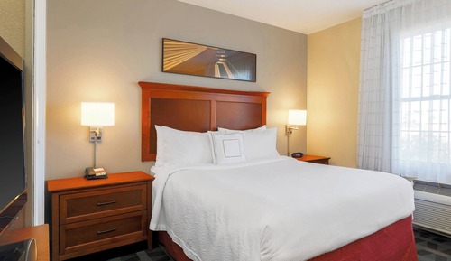 Suite, 2 Bedrooms (Mobility/Hearing Accessible, Tub)