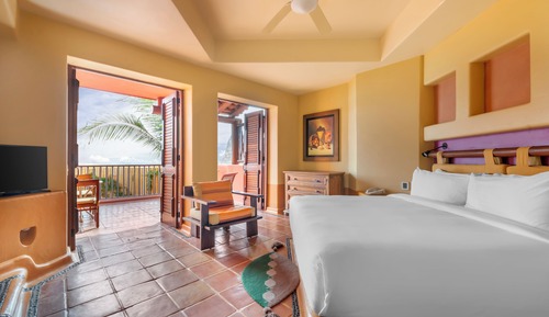 3 BEDROOM OCEAN VIEW 2KG 2TWN STE PLUNGE POOL