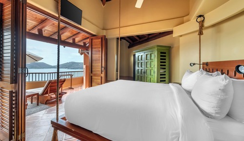 3 BEDROOM 2 KING 2 BUNK BEDS BILEVEL SUITE