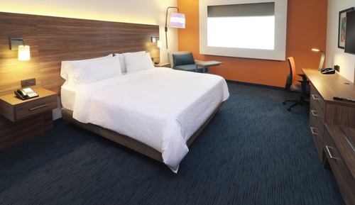 Standard Room, 1 King Bed, Microwave (Minifridge)