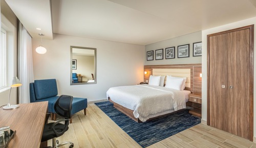 Premium King Room with Sofa Bed and Bath