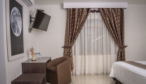 Standard Room, 1 King Bed