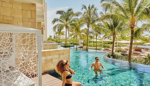 Junior Suite Swim Up Beachside Single Use