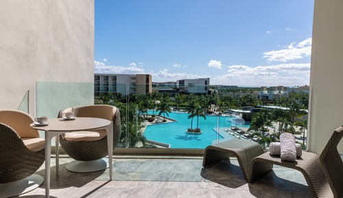 Junior Suite Poolside Single use
