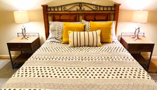 Basic Single Room, 1 Queen Bed