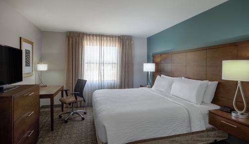 Suite, 2 Bedrooms, Kitchen (1 King 2 Queen Beds)