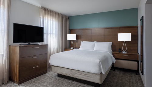 Studio Suite, 1 Queen Bed, Kitchen