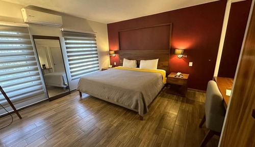 Deluxe Room, 1 King Bed