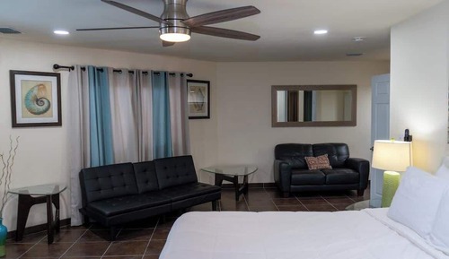 House, Multiple Beds, Pool Access (Blizzards Lighthouse)